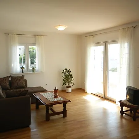 Stella Mare Apartment *